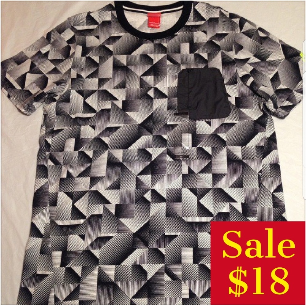 Nike Men's black white tshirt tee